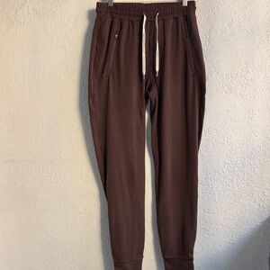 Vuori Men's Dark Brown Joggers